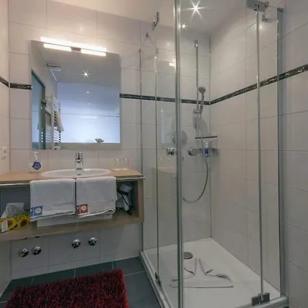 Gaestehaus Am Bodensee 招待所 3*